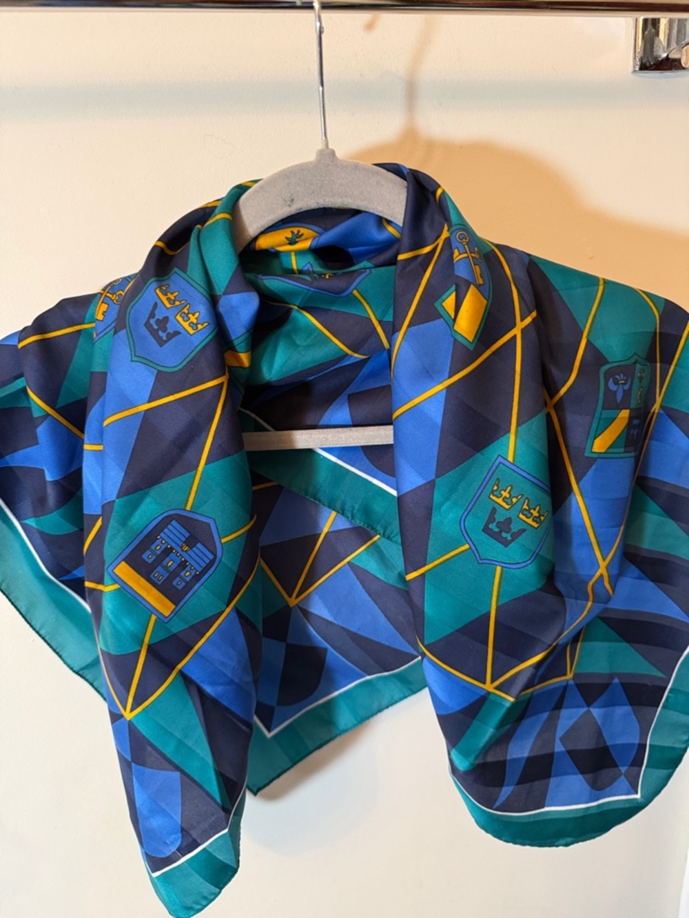 Vintage Silk-Feel Blue & Green Geometric Scarf